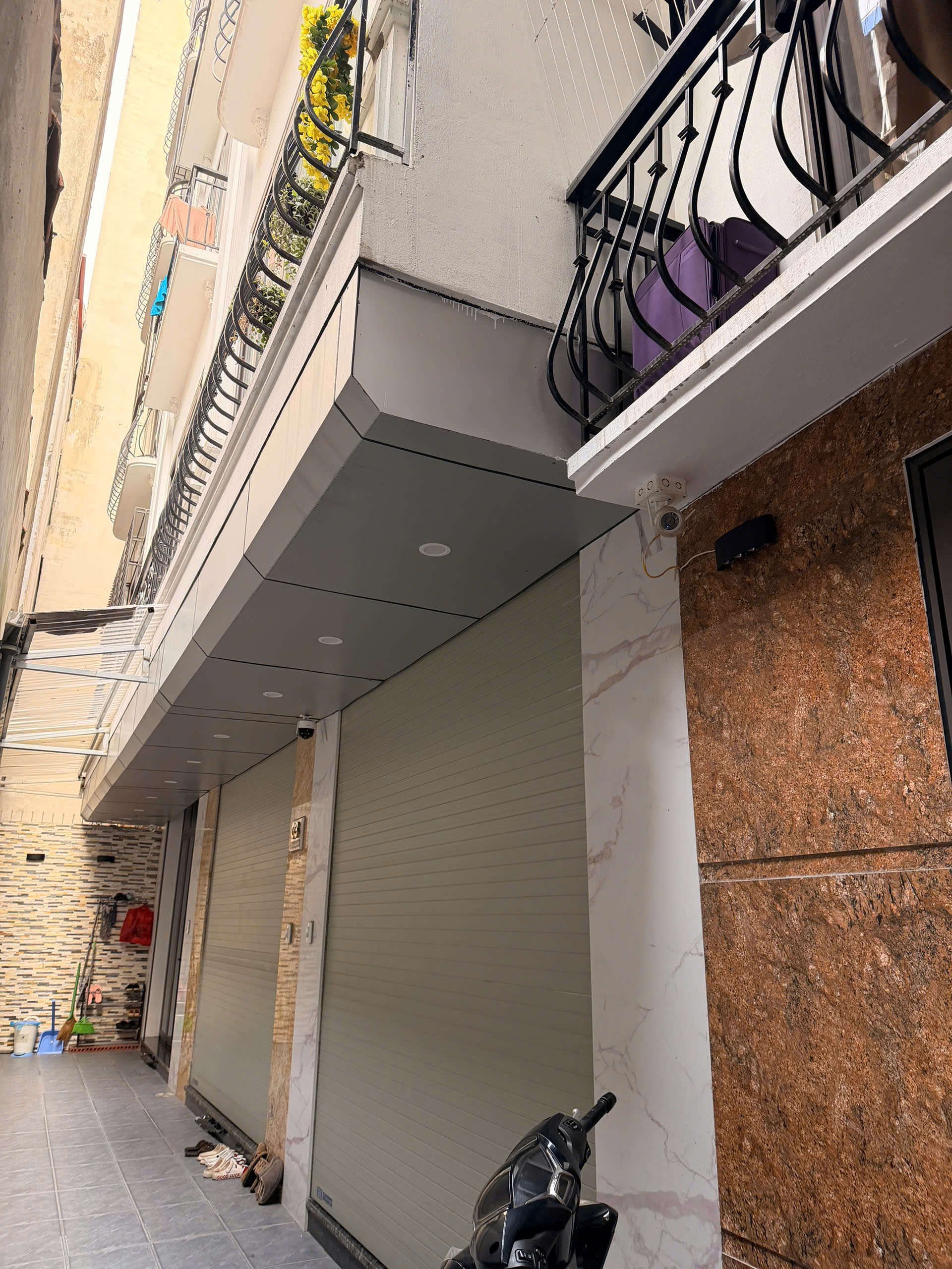 Quan nhân nhà ngay đầu ngõ, 12 tỷ 36m sử dụng 7 tầng thang máy mới kính coong chỉ cần dọn vào ở