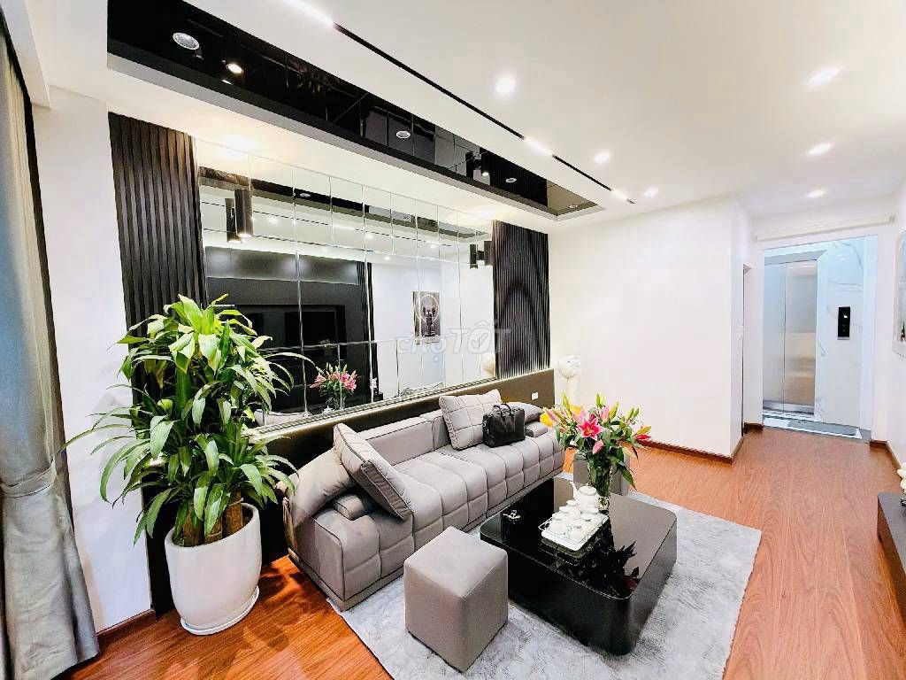 KHƯƠNG ĐÌNH NHÀ MỚI XÂY 10 tỷ-  6 TẦNG THANG MÁY - KÈM NỘI THẤT XÁCH VALI VÀO Ở NGAY.