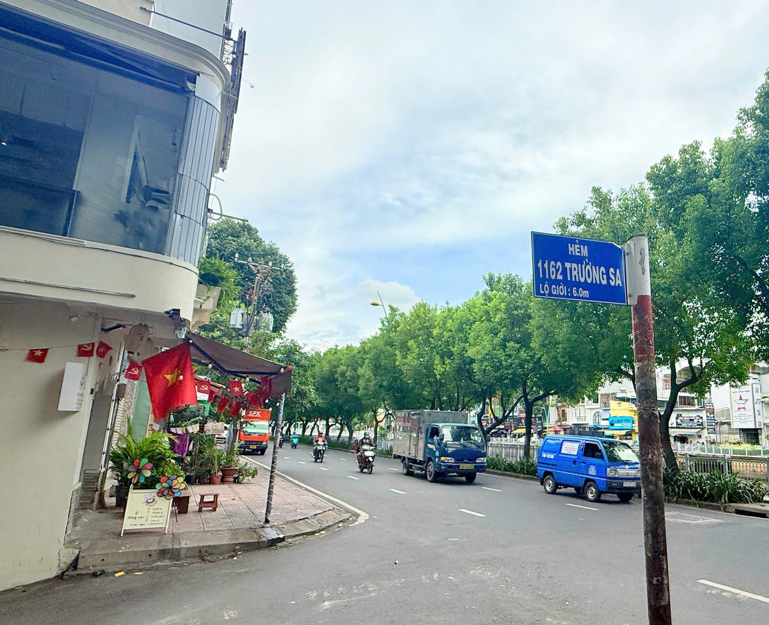 BÁN NHÀ HXH TRƯỜNG SA, P.13, PHÚ NHUẬN – HẺM 7M, NHÀ MỚI 5 TẦNG 305.4m vuông vức 22 tỷ