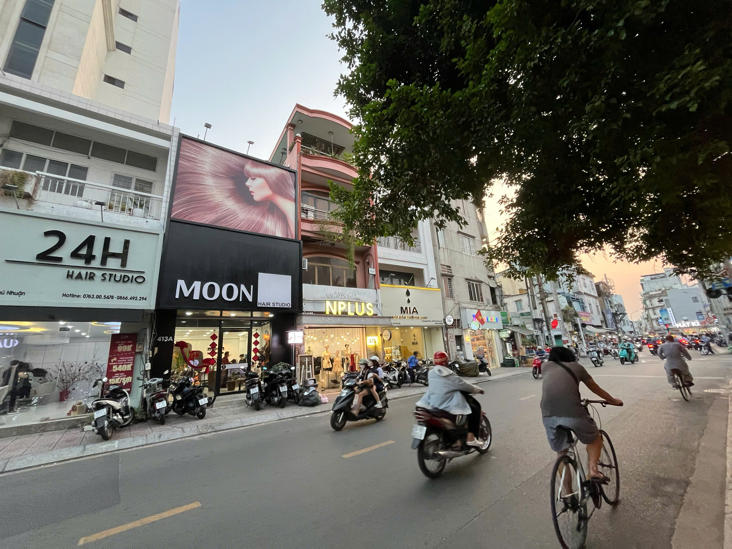 BÁN NHÀ MẶT TIỀN HUỲNH VĂN BÁNH PHƯỜNG 11 PHÚ NHUẬN 9.3x13M KHÔNG LỘ GIỚI 40 TỶ