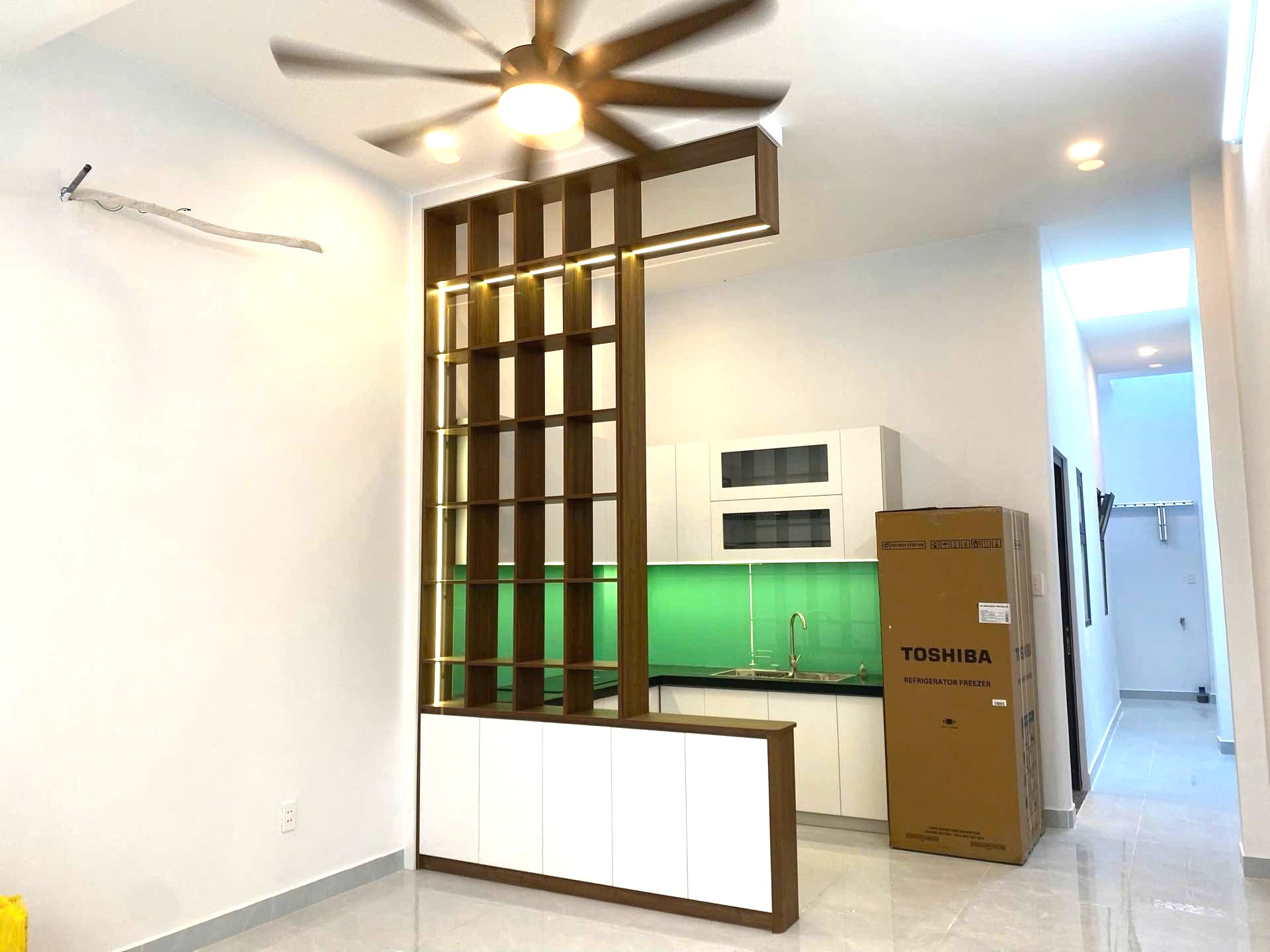 NHÀ MỚI VÀO Ở LIỀN ÔTÔ ĐỖ CỬA - GẦN CHỢ HOA CAU, CĐ CÔNG THƯƠNG- PHƯỚC LONG B- Q9-54M2- CHỈ 5.15T 