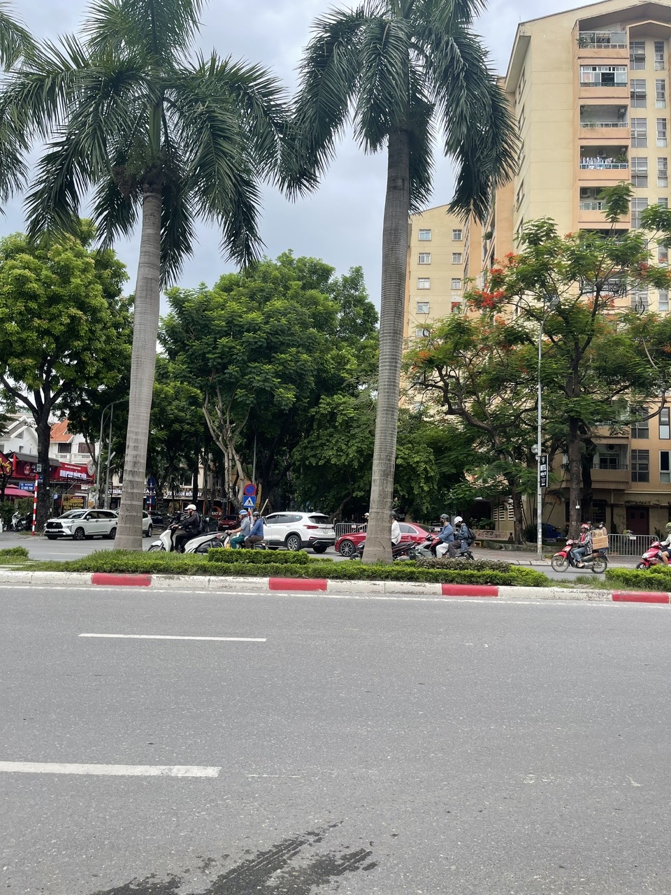 BÁN NHÀ 5 TẦNG LÔ GÓC 50M² – TRUNG TÂM MỸ ĐÌNH – NGUYỄN HOÀNG –Ô TÔ QUA NHÀ – GIÁ TỐT NHẤT KHU VỰC 
