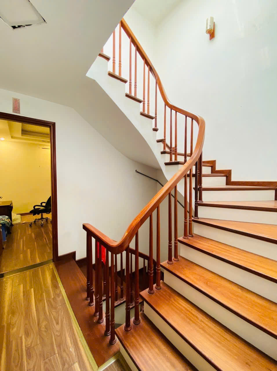 🏡 Nhà Cầu Giấy – Đẹp mê ly – Ô tô đỗ cửa – Thang máy xịn – Kiến trúc hiện đại, ở là mê ngay🏡