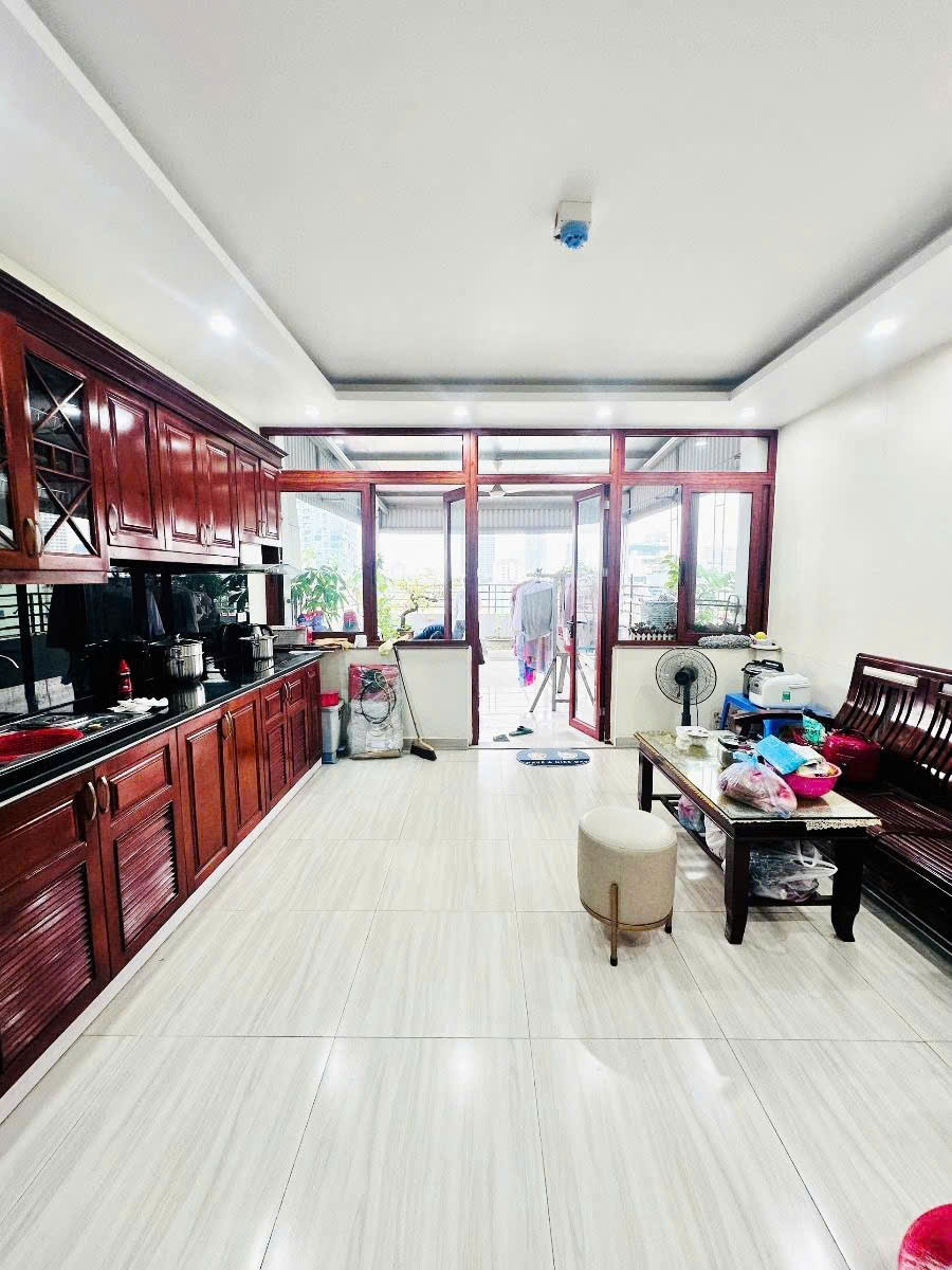 Biệt Phủ Cầu Giấy-Ô tô Tránh-Kinh Doanh Khủng - Thang Máy- Dòng tiền lớn- 2 Mặt Thoáng