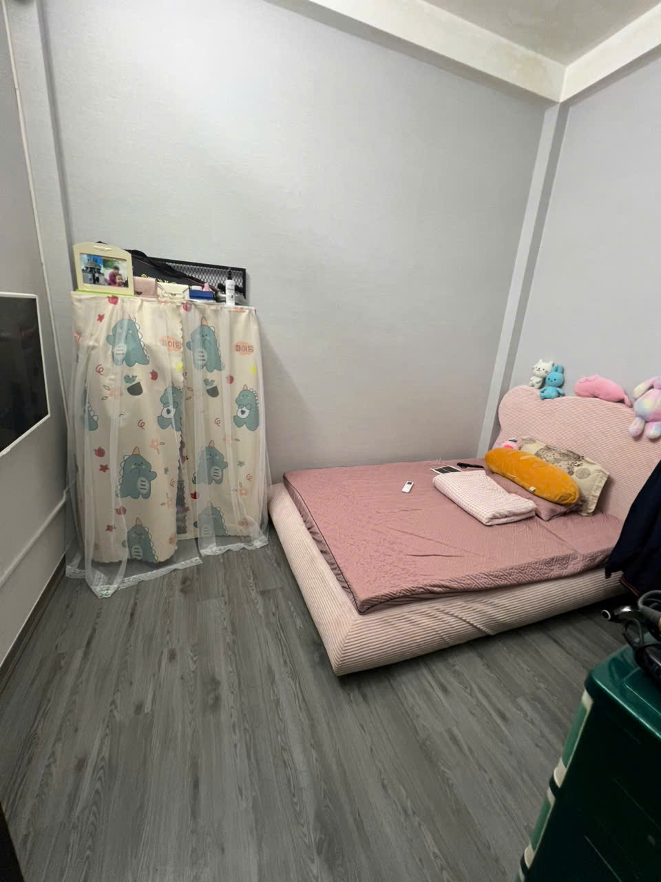 Đầu Ngõ Cầu Giấy- Gần Bãi Ô tô -4 Tầng -Full Nội Thất -Dân Trí Cao-Thân Thiện-Giá Tố