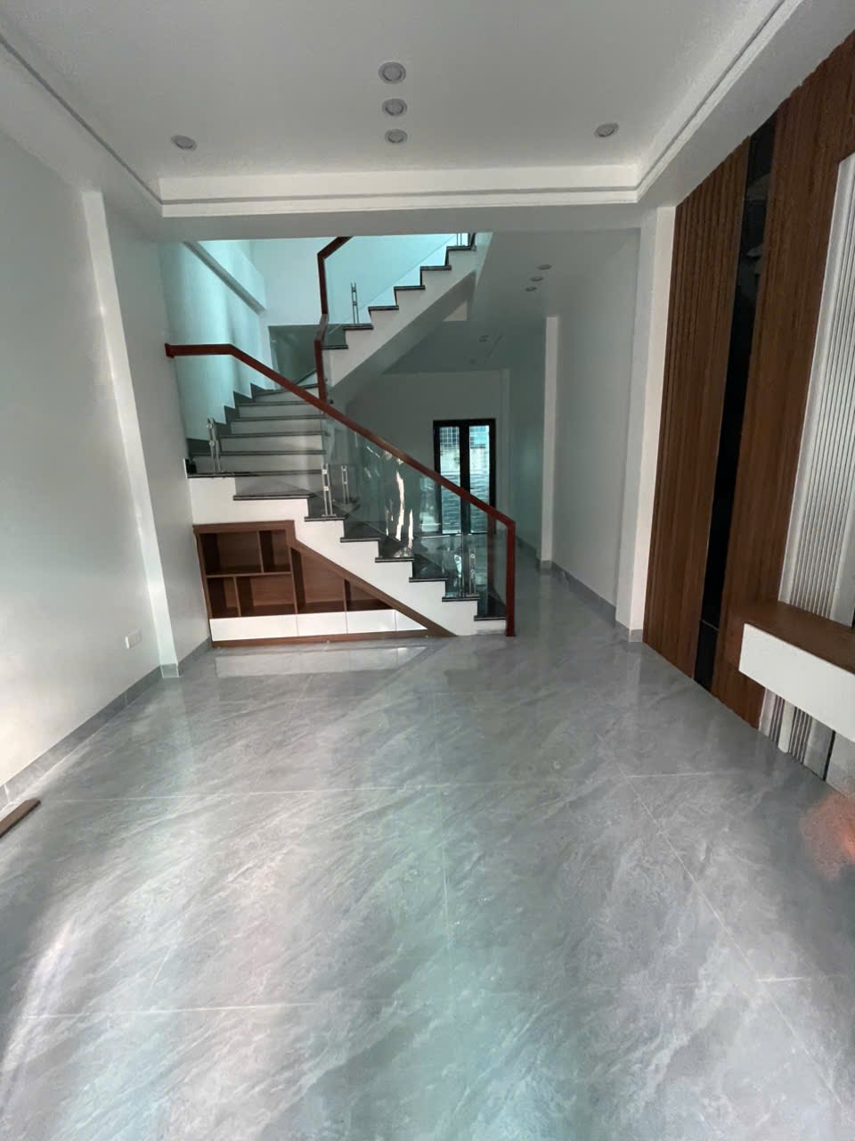NHÀ 3 TẦNG XÂY MỚI 
DỌN VÀO Ở NGAY