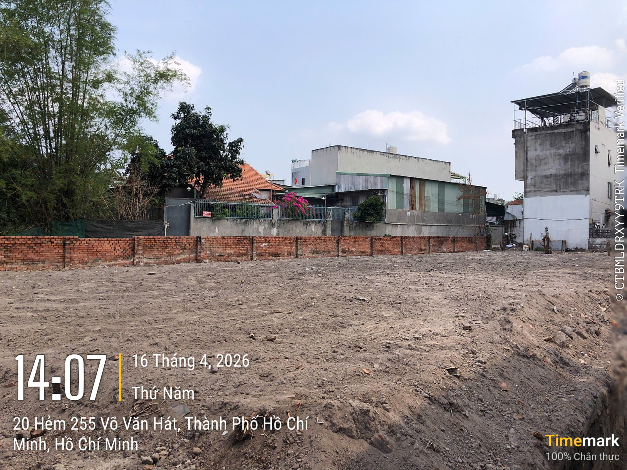 Bán/cho thuê: đất 255 Võ Văn Hát thông ra đường 420 Lã Xuân Oai, Q9, HCM