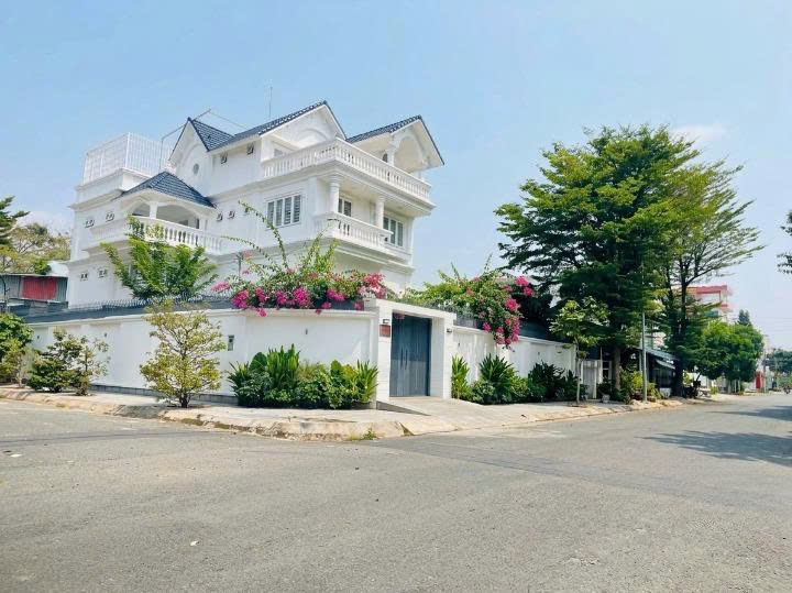 BÁN GẤP -41 TỶ - BIỆT THỰ GÓC 2 MẶT TIỀN ĐƯỜNG 13 – KHU TÊN LỬA | ~300M² | 4 TẦNG | 5PN | BÁN GẤP -41 TỶ - BIỆT THỰ GÓC 2 MẶT TIỀN ĐƯỜNG 13 – KHU TÊN LỬA | ~300M² | 4 TẦNG | 5PN |