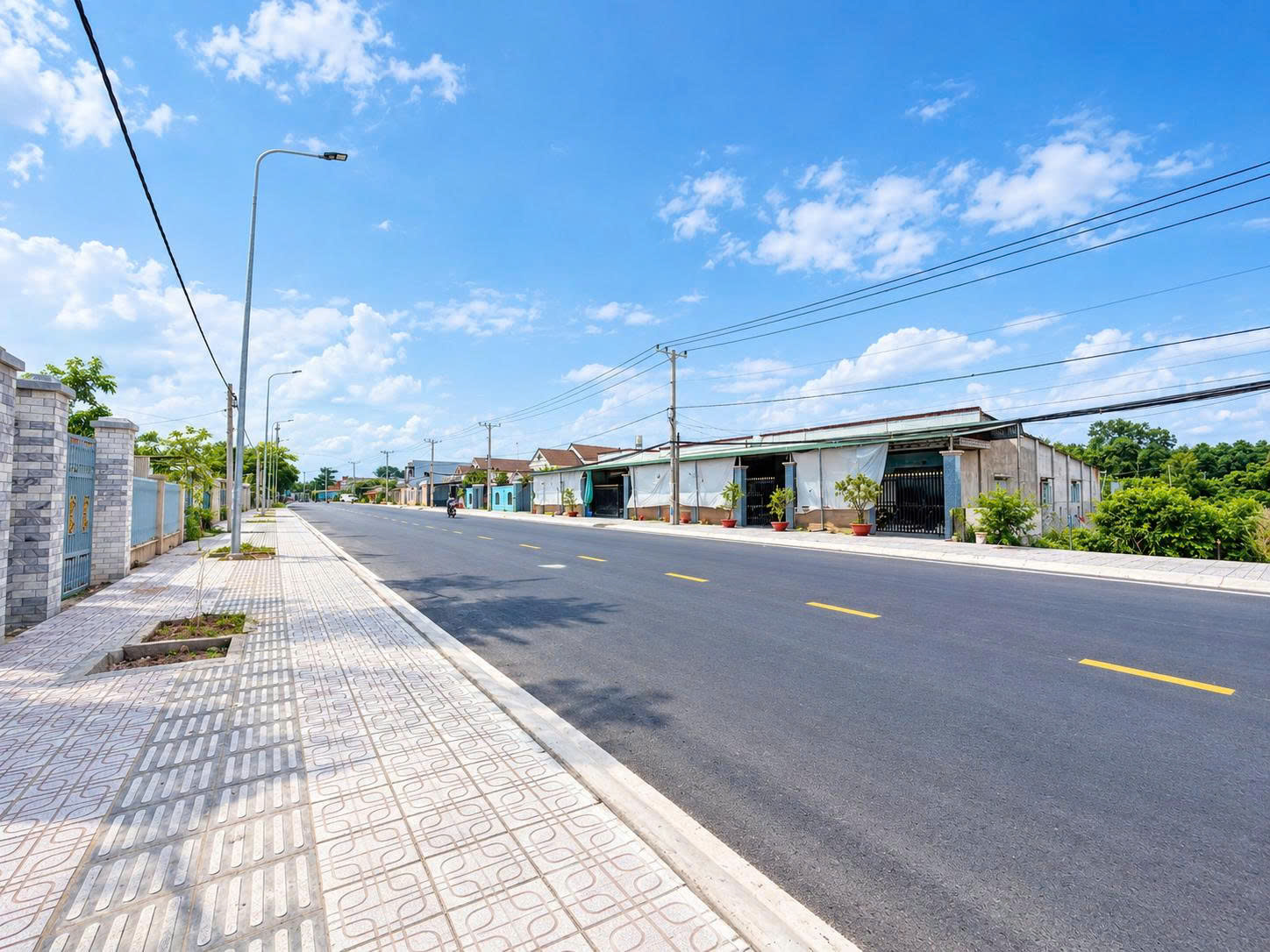 LÔ ĐẤT MẶT TIỀN DUY NHẤT CÒN SÓT TẠI MẶT TIỀN HƯƠNG LỘ 15
