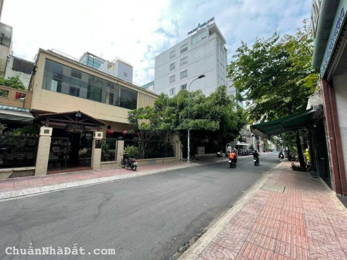 tôi cần Bán biệt thự mặt tiền Hồ Xuân Hương, phường Võ Thị Sáu, Quận 3.  - Diện tích : 14x22m. 