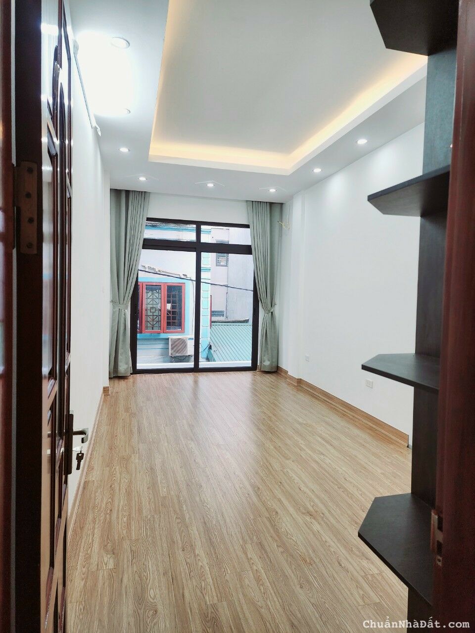 Hiếm! CC bán nhà Văn Quán, căn góc 2 mặt thoáng vĩnh viễn, cách đường ô tô tránh 10m, giá 4.65 tỷ