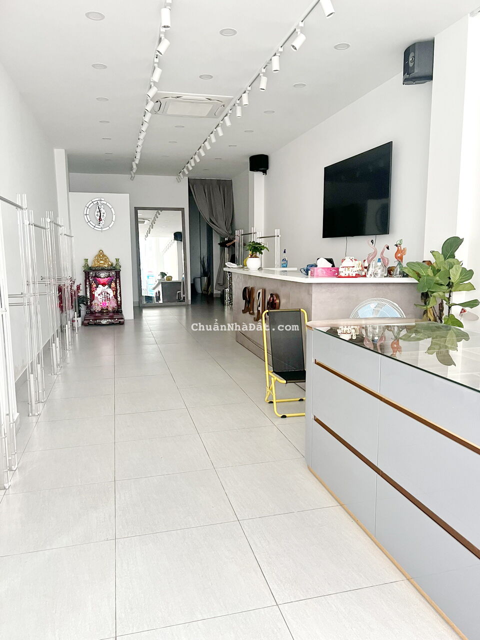 Cho thuê nhà mới 5 lầu mặt tiền kinh doanh đường Nguyễn Trãi P.8 Quận 5 Cho thuê nhà mới 5 lầu mặt tiền kinh doanh đường Nguyễn Trãi P.8 Quận 5