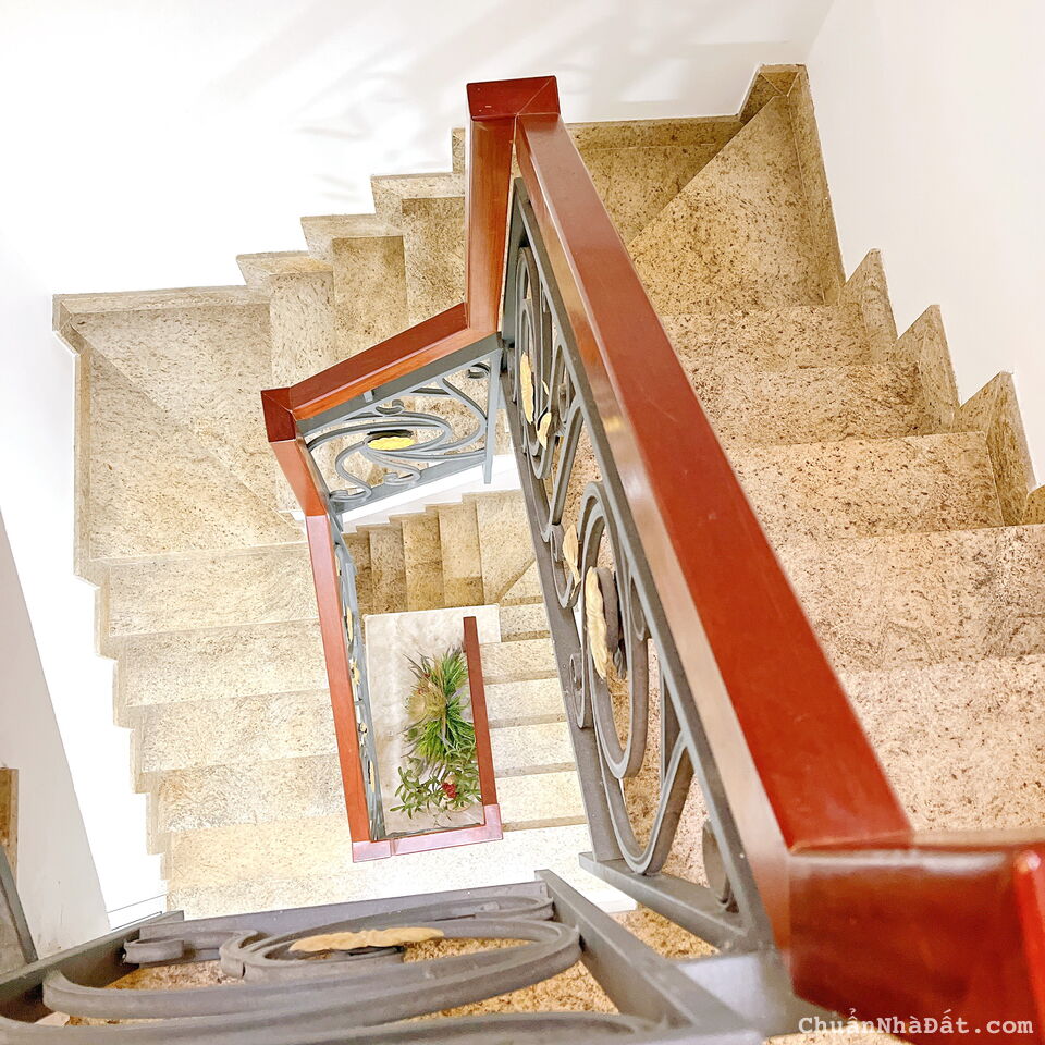 Bán nhà 3 lầu mặt tiền đường NB Bùi Minh Trực Phường 6 Quận 8