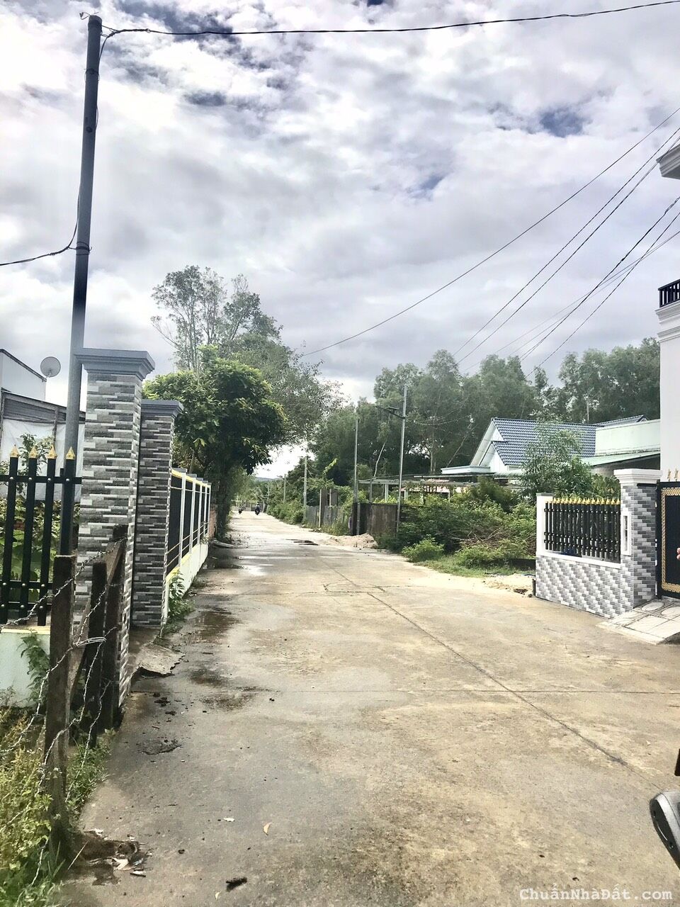 Quá rẻ cho một nền sổ hồng riêng an cư TP Phú Quốc. Quá rẻ cho một nền sổ hồng riêng an cư TP Phú Quốc.