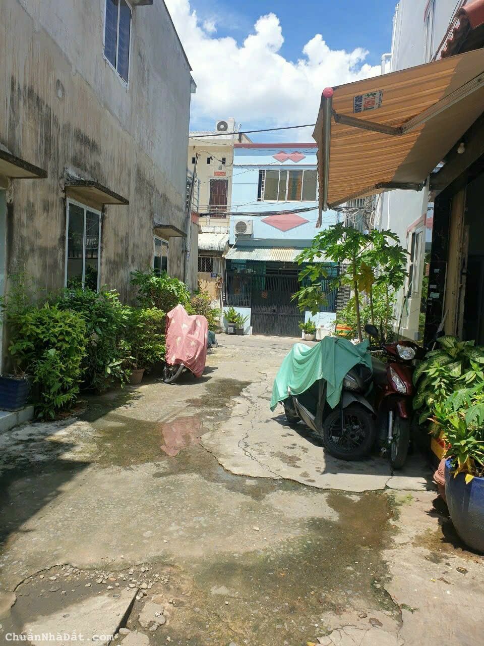 Nhà hẻm Liên Khu 16-18,Bình Trị Đông,Bình Tân dt 13.6m2 3 lầu 3pn 2wc giá 2ty100