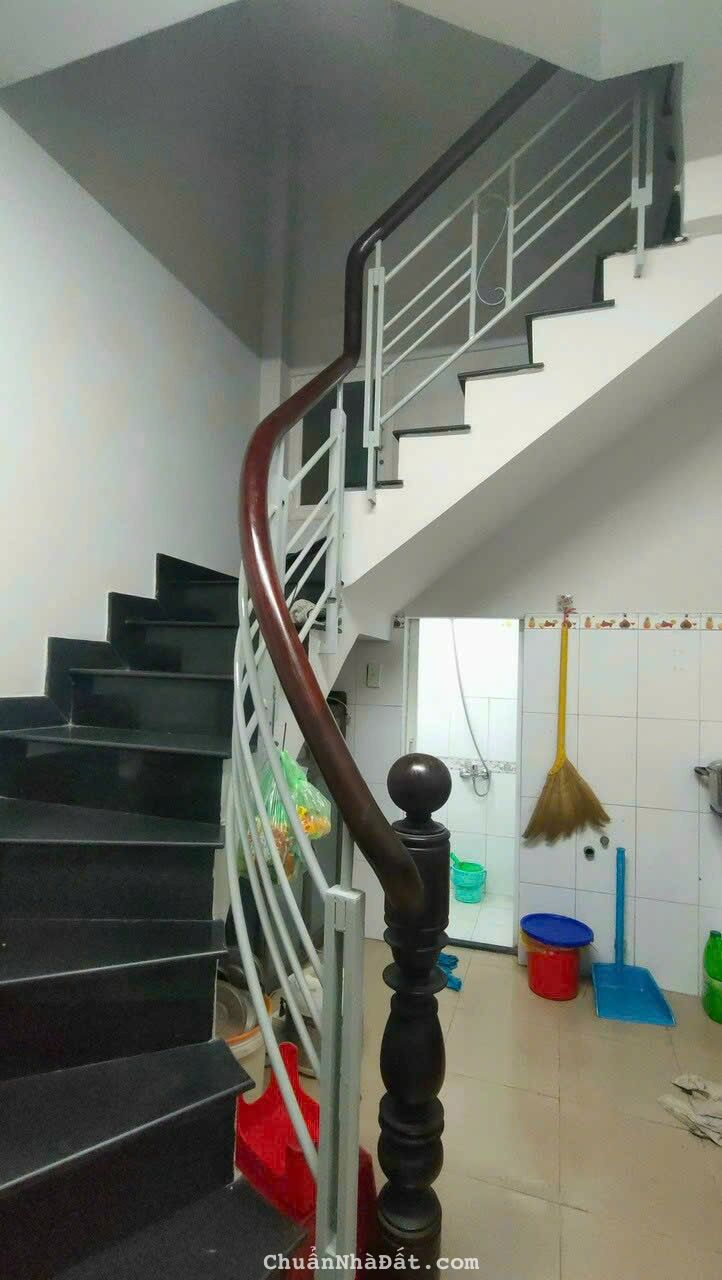 Nhà hẻm 82 Võ Văn Kiệt p11 q5 dt 24m2 3 lầu 2pn 3wc giá 4ty580 Nhà hẻm 82 Võ Văn Kiệt p11 q5 dt 24m2 3 lầu 2pn 3wc giá 4ty580