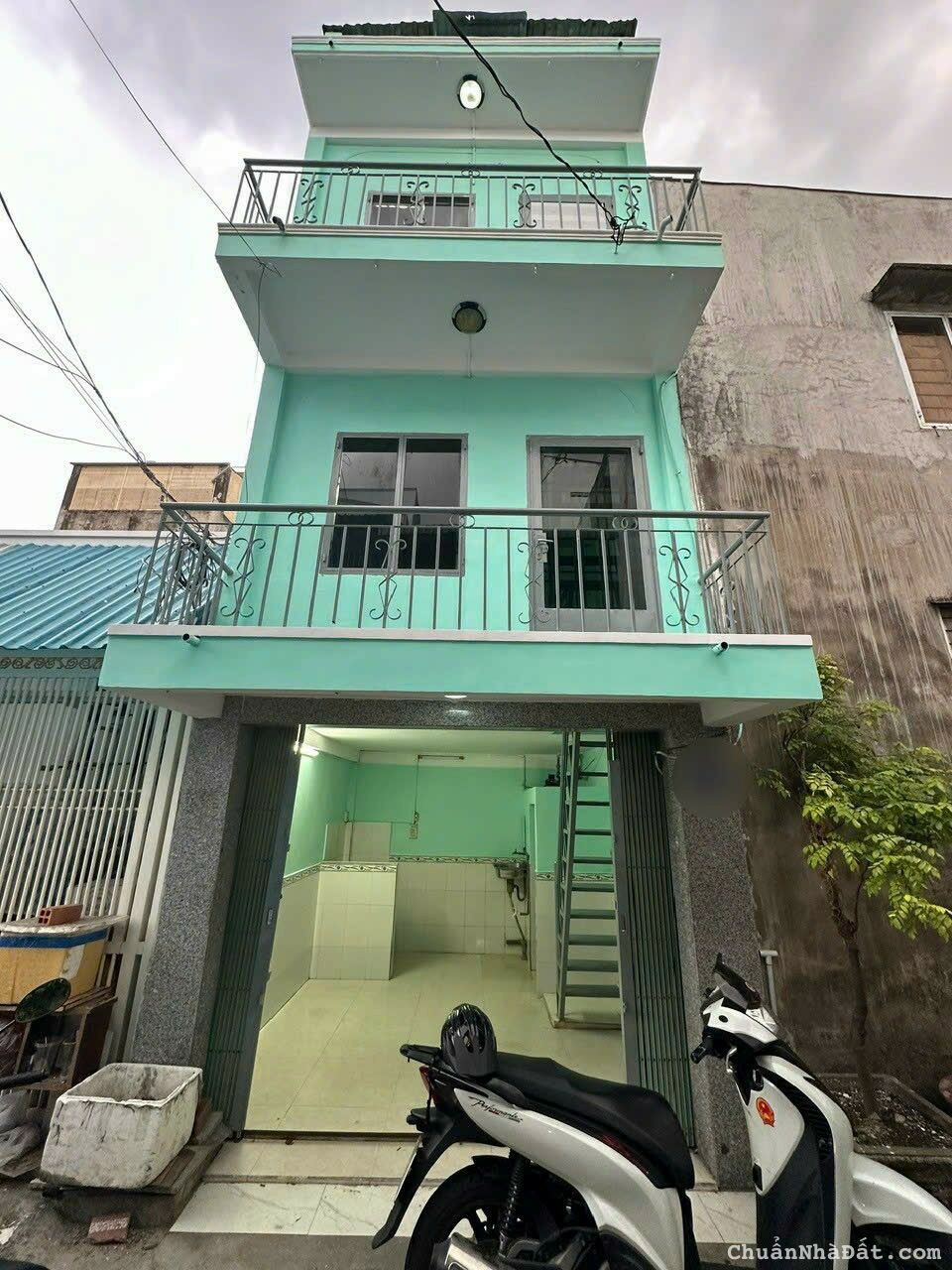 Nhà hẻm Liên Khu 16-18,Bình Trị Đông,Bình Tân dt 13.6m2 3 lầu 3pn 2wc giá 2ty100