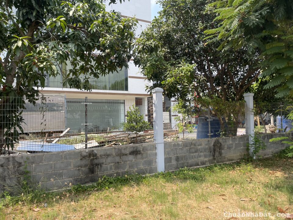 Nhà xưởng 3000m2 trong khu cn Long Hậu, xã Nhị Thành, Thủ Thừa , Long An giá 39 tỷ