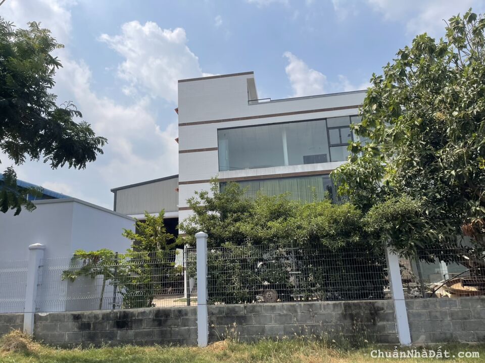 Nhà xưởng 3000m2 trong khu cn Long Hậu, xã Nhị Thành, Thủ Thừa , Long An giá 39 tỷ