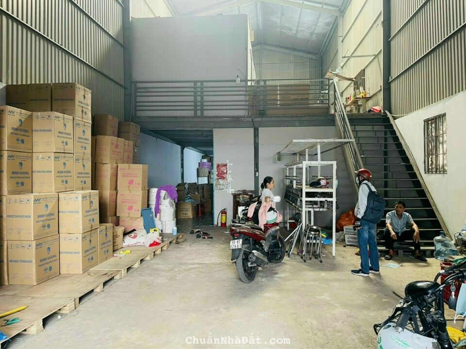 bán nhà xưởng 2 mặt tiền hẻm ở BHH B quận Bình Tân