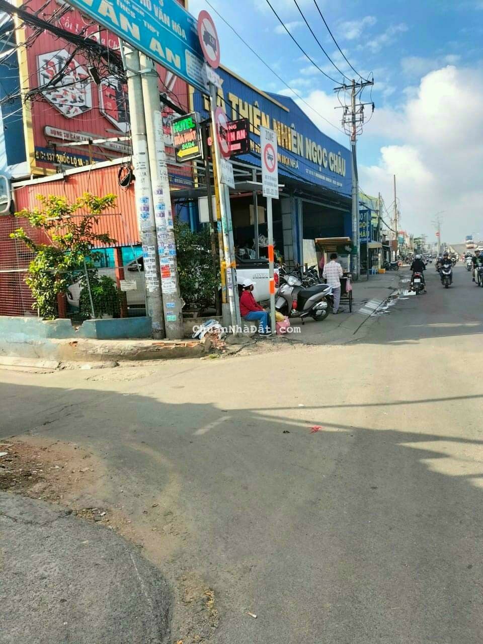 XƯỞNG GÓC HAI MẶT TIỀN QL1A PHƯƠNG BÌNH HƯNG HÒA QUẬN BÌNH TÂN dt 900m2 giá 35 tỷ XƯỞNG GÓC HAI MẶT TIỀN QL1A PHƯƠNG BÌNH HƯNG HÒA QUẬN BÌNH TÂN dt 900m2 giá 35 tỷ