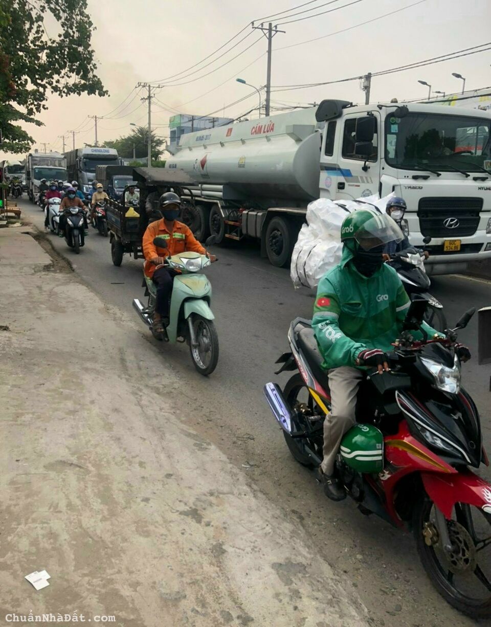 Xưởng 300m2 mặt tiền Nguyễn Văn Bứa, xã Phạm Văn Hai, Bình Chánh giá 7 tỷ