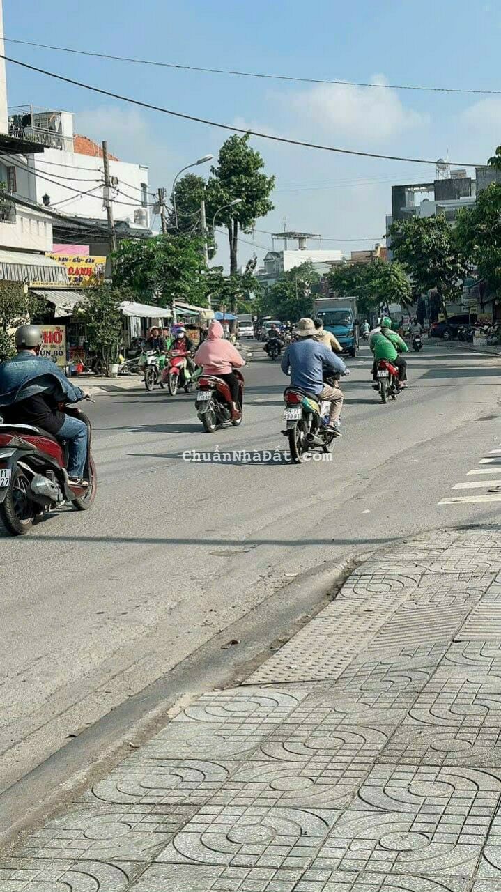 Nhà mặt tiền Nguyễn Ảnh Thủ, Hóc Môn, dt 85m2 giá 8 tỷ 900 triệu