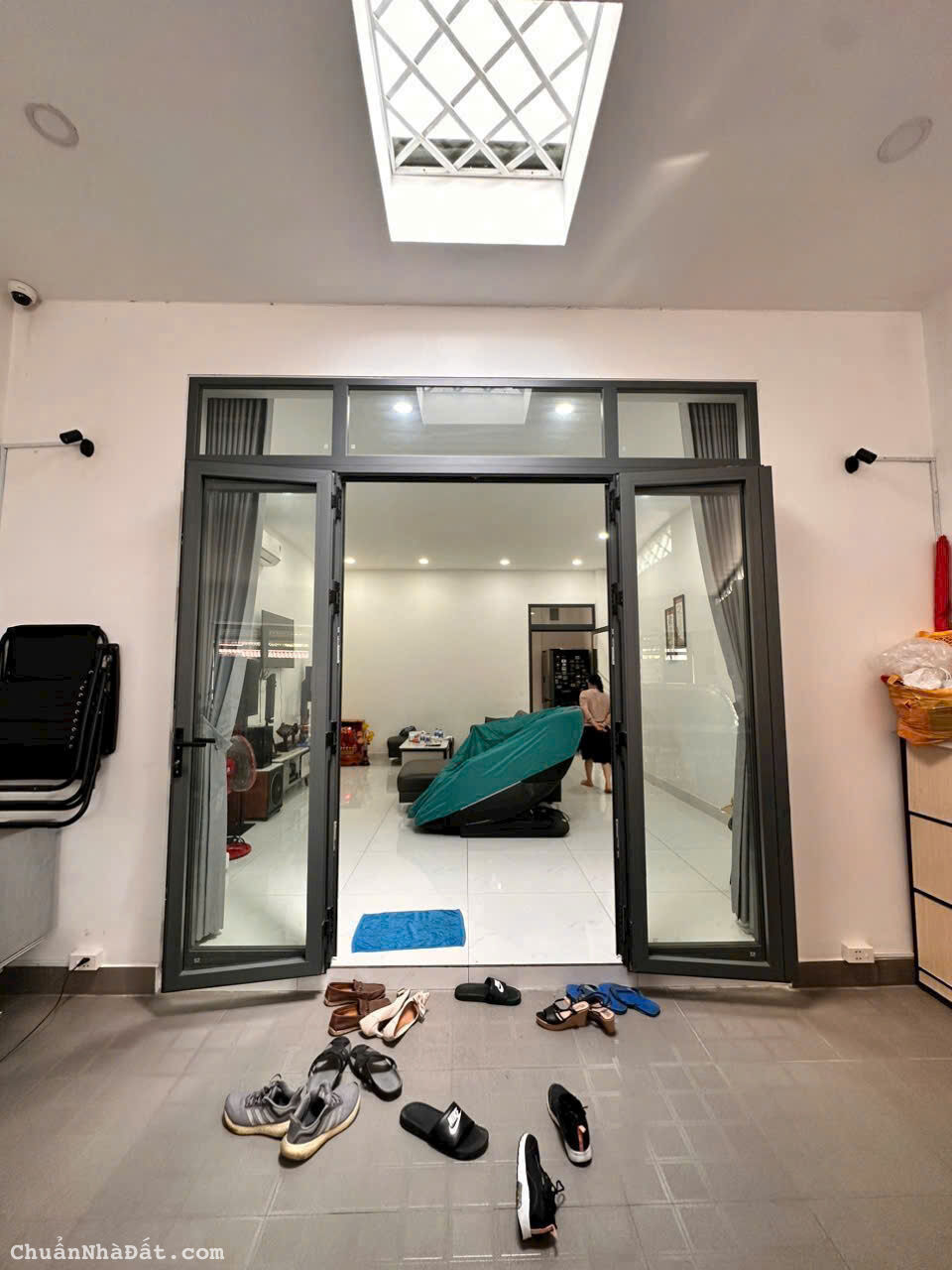 Nhà mặt tiền đường số 1, p16 dt 104m2 3 lầu 4pn 4wc giá 11,9 tỷ