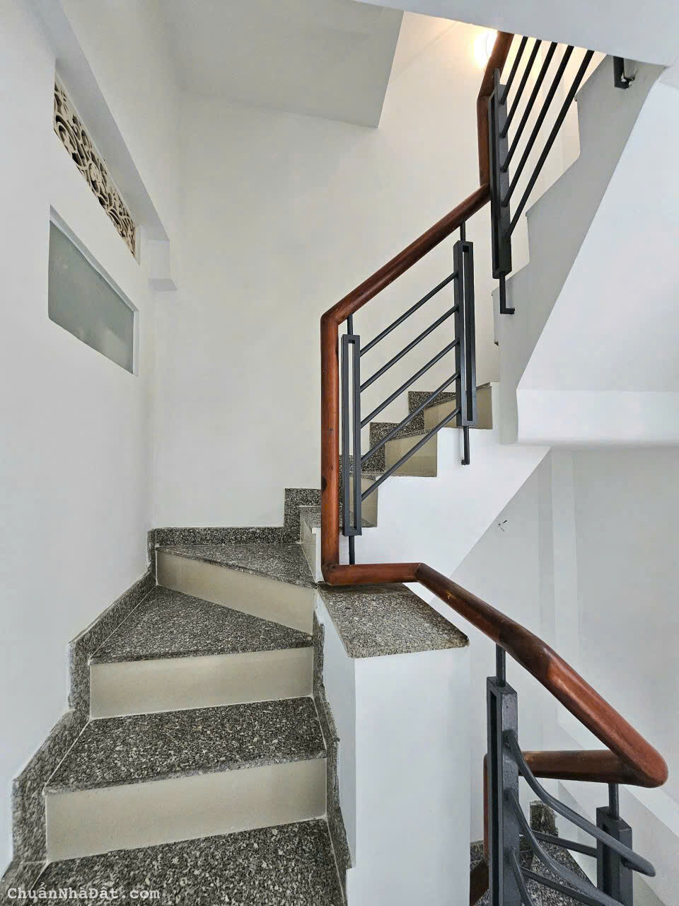 Nhà mặt tiền đường số 22,Bình Hưng Hòa A dt 36m2 2 lầu 3pn 3wc giá 5,35 tỷ