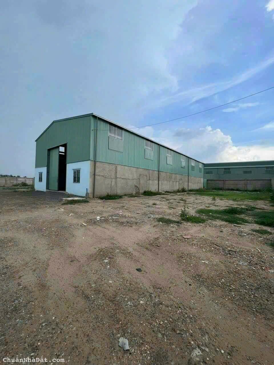 Xưởng thuê mt kênh đường Bến Lội dt 1500m2 giá 32tr/tháng Xưởng thuê mt kênh đường Bến Lội dt 1500m2 giá 32tr/tháng