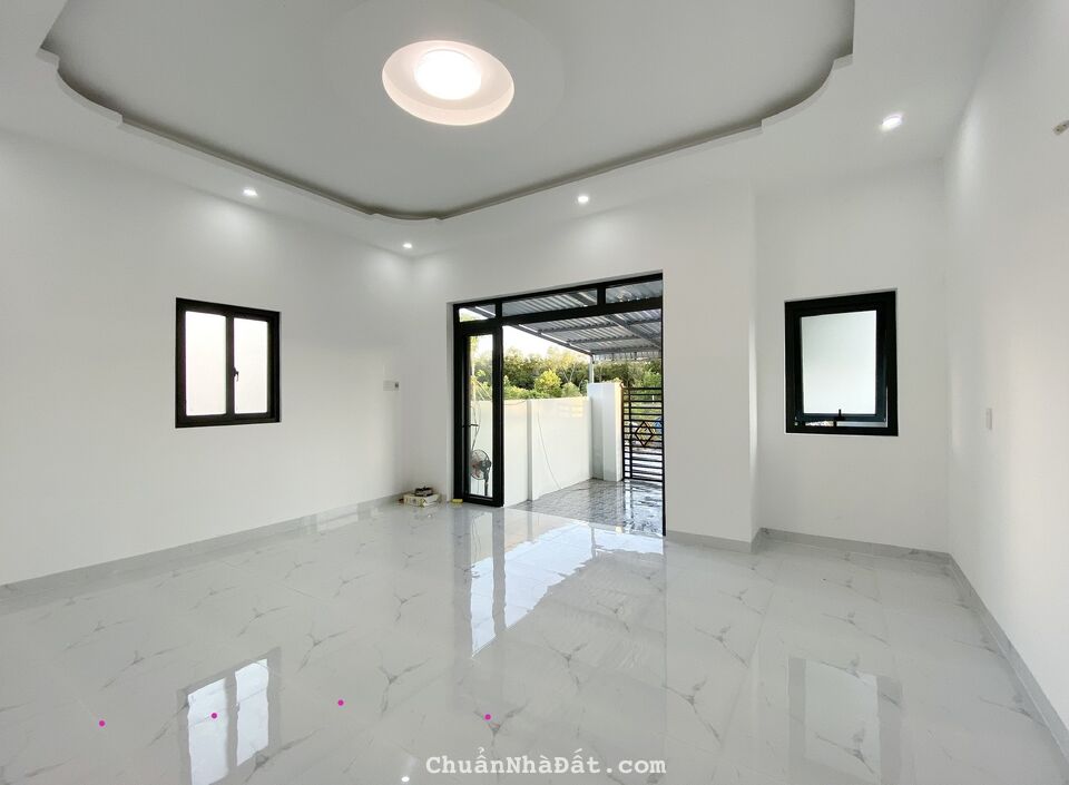 Nhà Mới 100% , 970Tr , 120m2 , Sát Trung Tâm