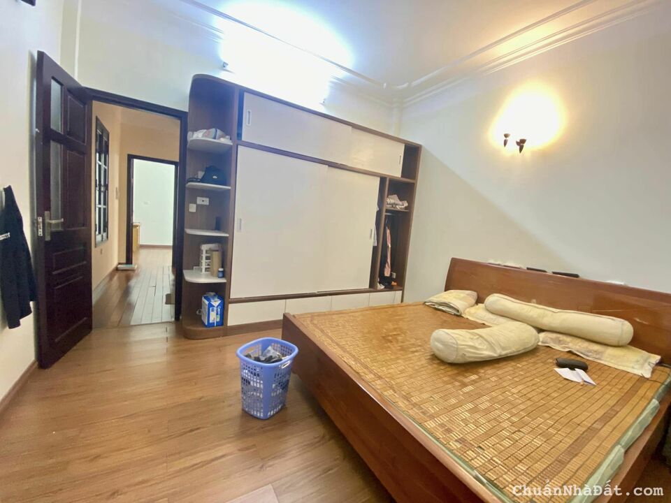 Bán nhà  Ngọc Hà, Ba Đình, 35m, 4T, MT 4m,  ô tô, KD,  giá 6 tỷ 8. 