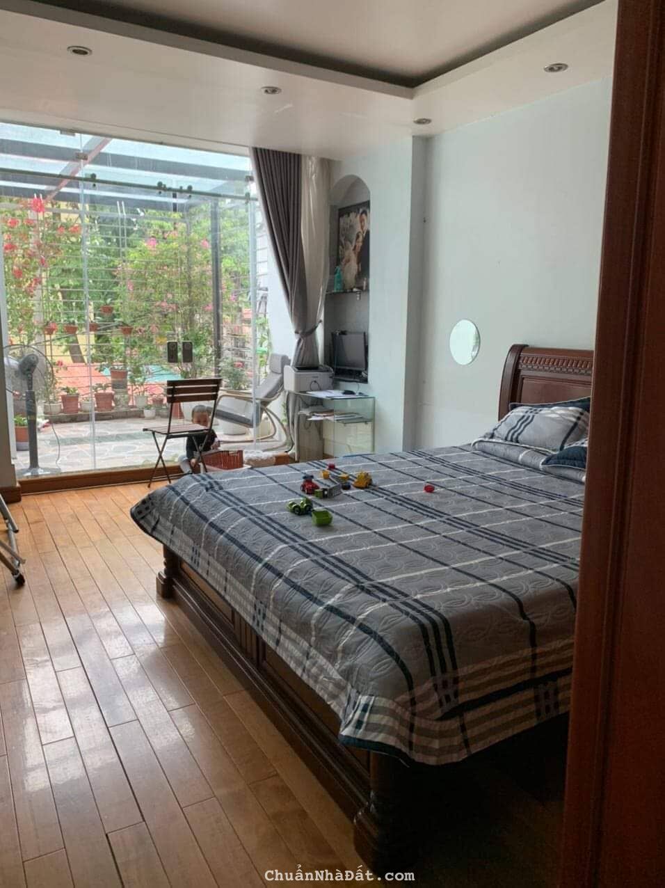 Bán Nhà Trung Tâm Chợ Văn Điển, An Sinh Tuyệt Vời, 80m2, 7.3 tỷ