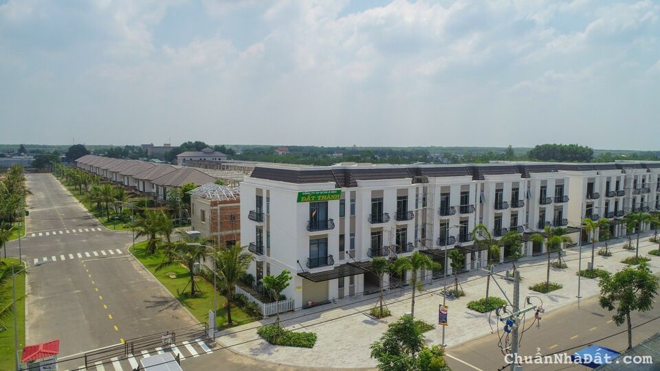 Nhà Phố giá 2 tỷ 1. Thanh toán trong 5 năm Sổ hồng riêng , hoàn công sẵn Liên hệ :0356139302 tư vấn