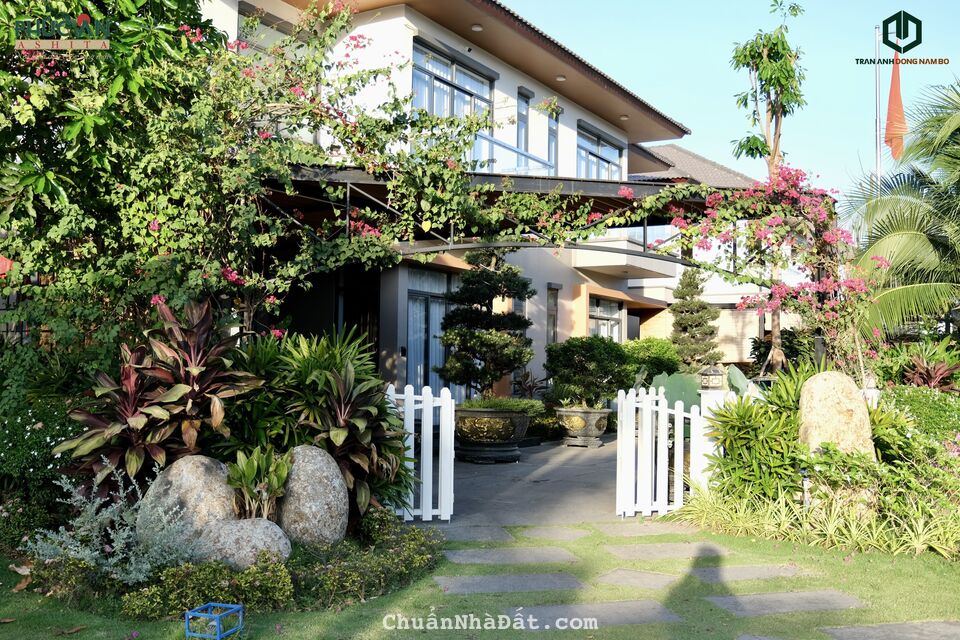 MUA NHÀ PHỐ TẶNG VÀNG SJC. NHÀ PHỐ BÌNH DƯƠNG GIÁ 2 tỷ 2/ CĂN , Sổ hồng riêng từng căn .