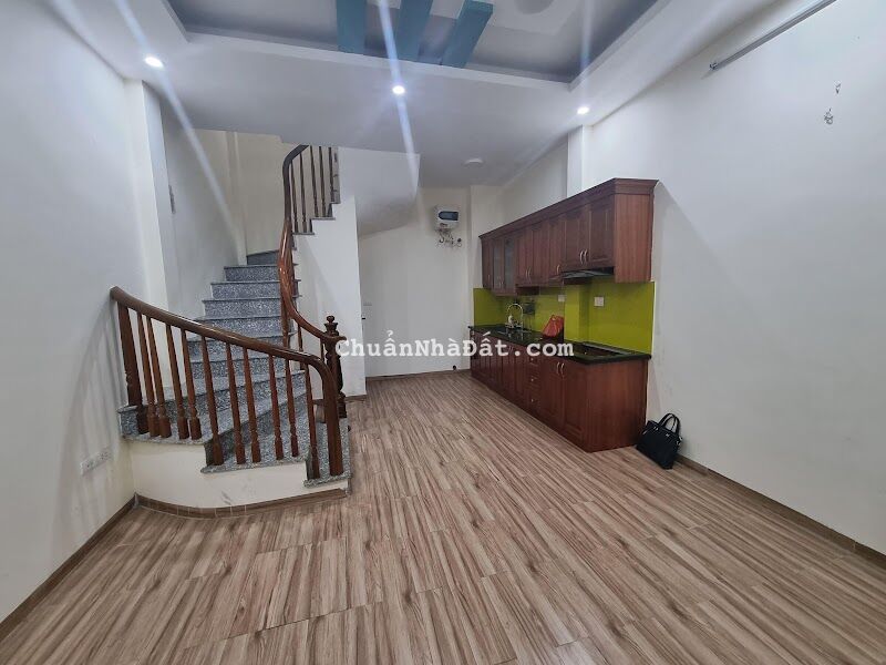 BÁN NHÀ PHỐ THUỴ KHUÊ, SÁT PHỐ, 35M2, 4M,  NHỈNH 4 TỶ.
