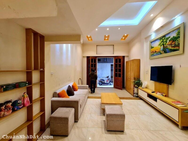 GIA ĐÌNH CẦN BÁN NHÀ XUÂN ĐỈNH, Ô TÔ, NGÕ THÔNG , 58M2, 4M CHỈ 5.8 TỶ.