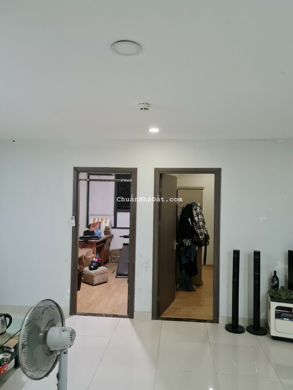 Gia đình cần bán gấp căn hộ tòa mới CT2E VOV Mễ Trì Plaza, 2 phòng ngủ 1 VS - 2 tỷ nhỉnh có TL