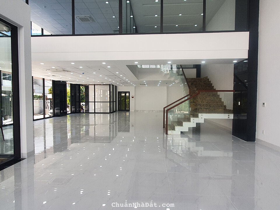 Cho thuê VP tòa nhà mới xây tại trung tâm+ bãi xe rộng + trang thiết bị hiện đại - Mizuland