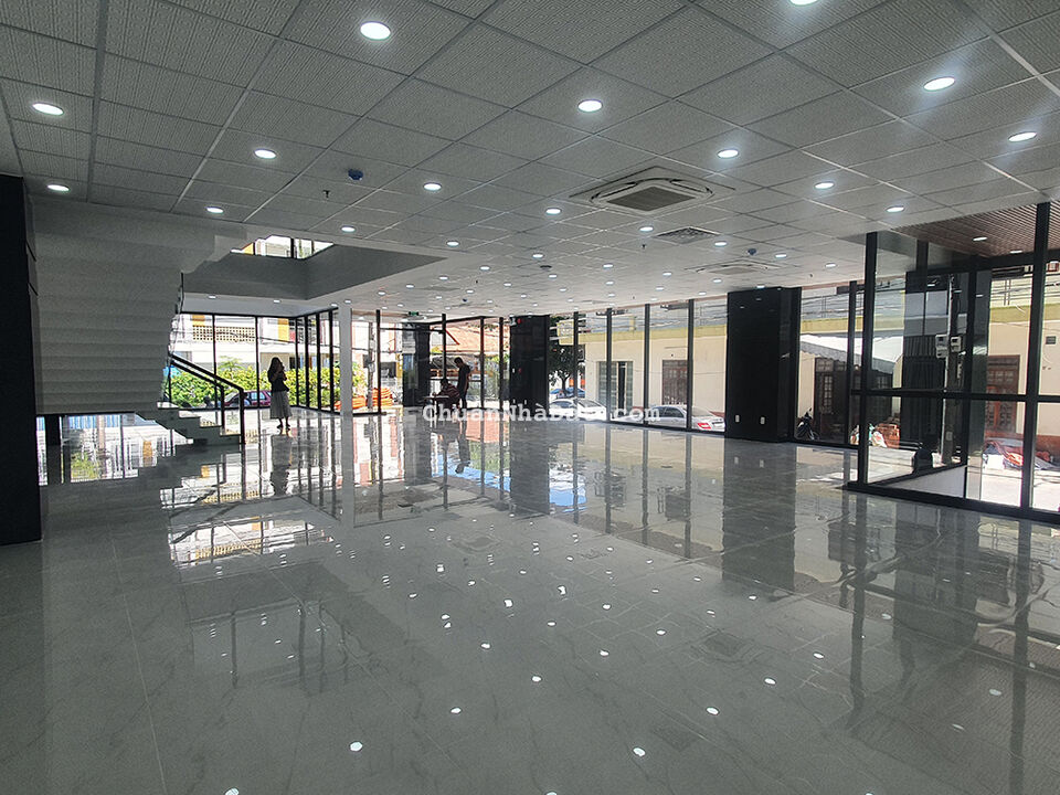 Cho thuê VP tòa nhà mới xây tại trung tâm+ bãi xe rộng + trang thiết bị hiện đại - Mizuland