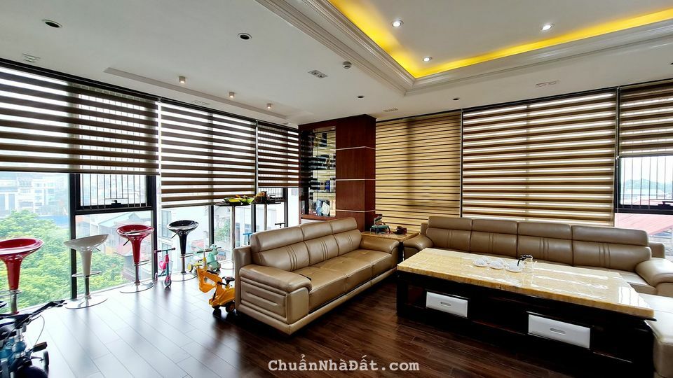 Mặt phố Nguyễn Văn Tuyết 8T thang máy, vỉa hè, kinh doanh đỉnh, giá 22 tỷ.