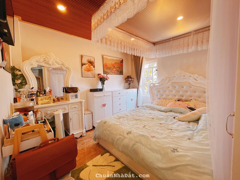 NHỈNH 3 TỶ Có nhà Trung tâm Đống Đa - Lô góc- 10m ra chợ, gần ô tô, ngõ rộng.