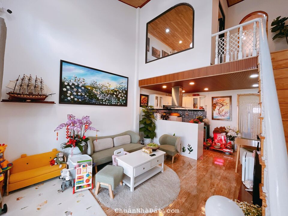 NHỈNH 3 TỶ Có nhà Trung tâm Đống Đa - Lô góc- 10m ra chợ, gần ô tô, ngõ rộng.