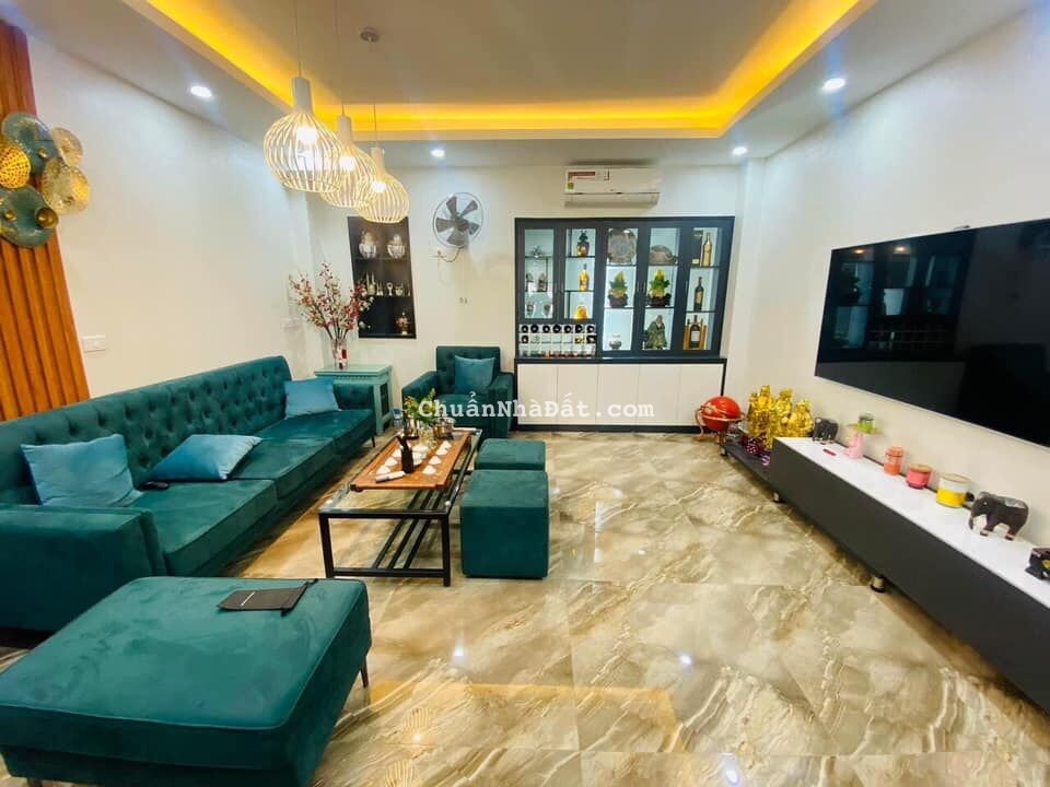 SIÊU PHẨM nhỉnh 5 tỷ có nhà 6T thang máy phố Cát Linh nội thất Châu Âu.