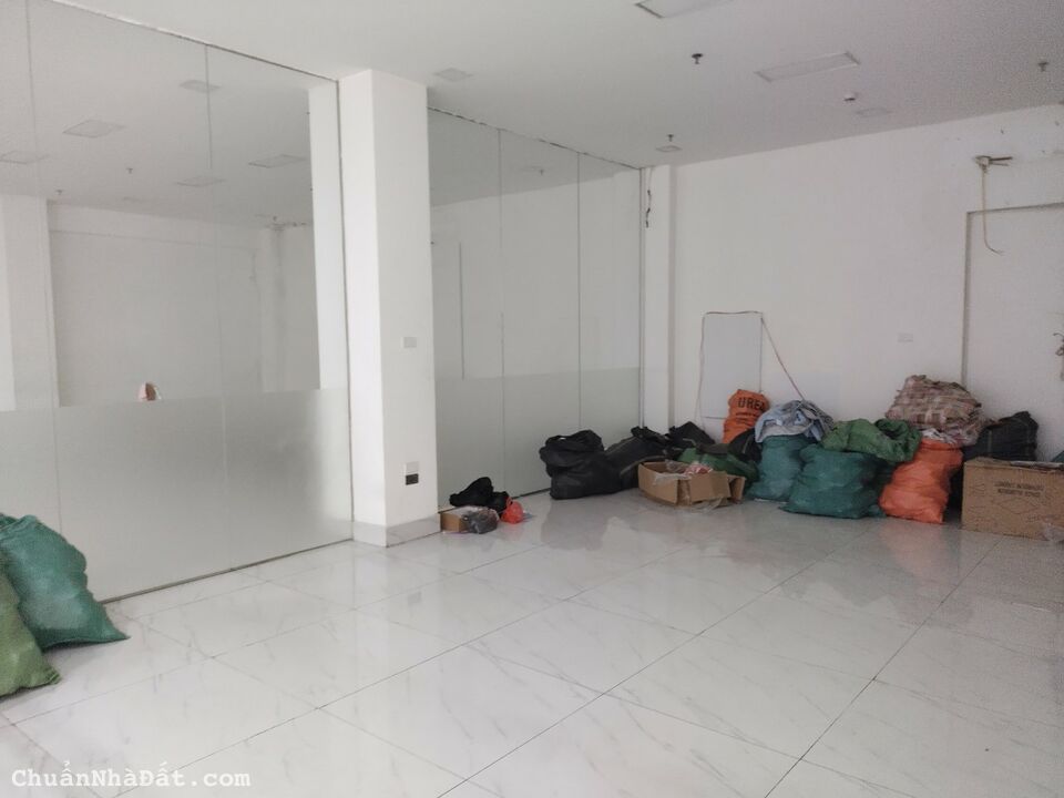 Mặt bằng làm showroom đường Nguyễn Khoái. 500-700m2