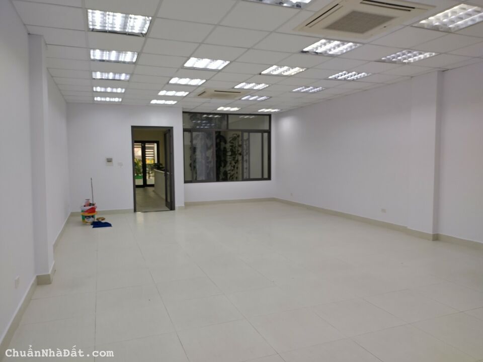 Văn phòng đẹp yên tĩnh phố Bạch Mai. 70m2