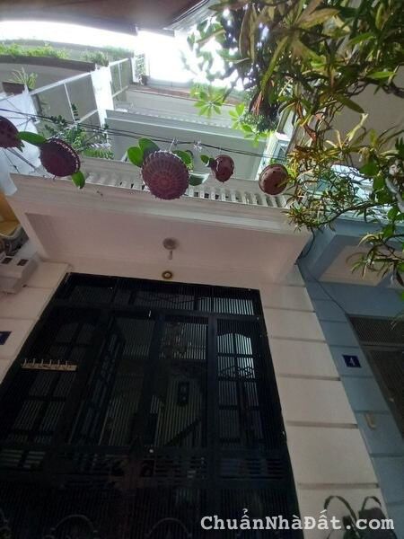 CẦN TIỀN nên bán  NHÀ 40M x 3 TẦNG NGÕ 73 NGUYỄN TRÃI, THANH XU N, HN