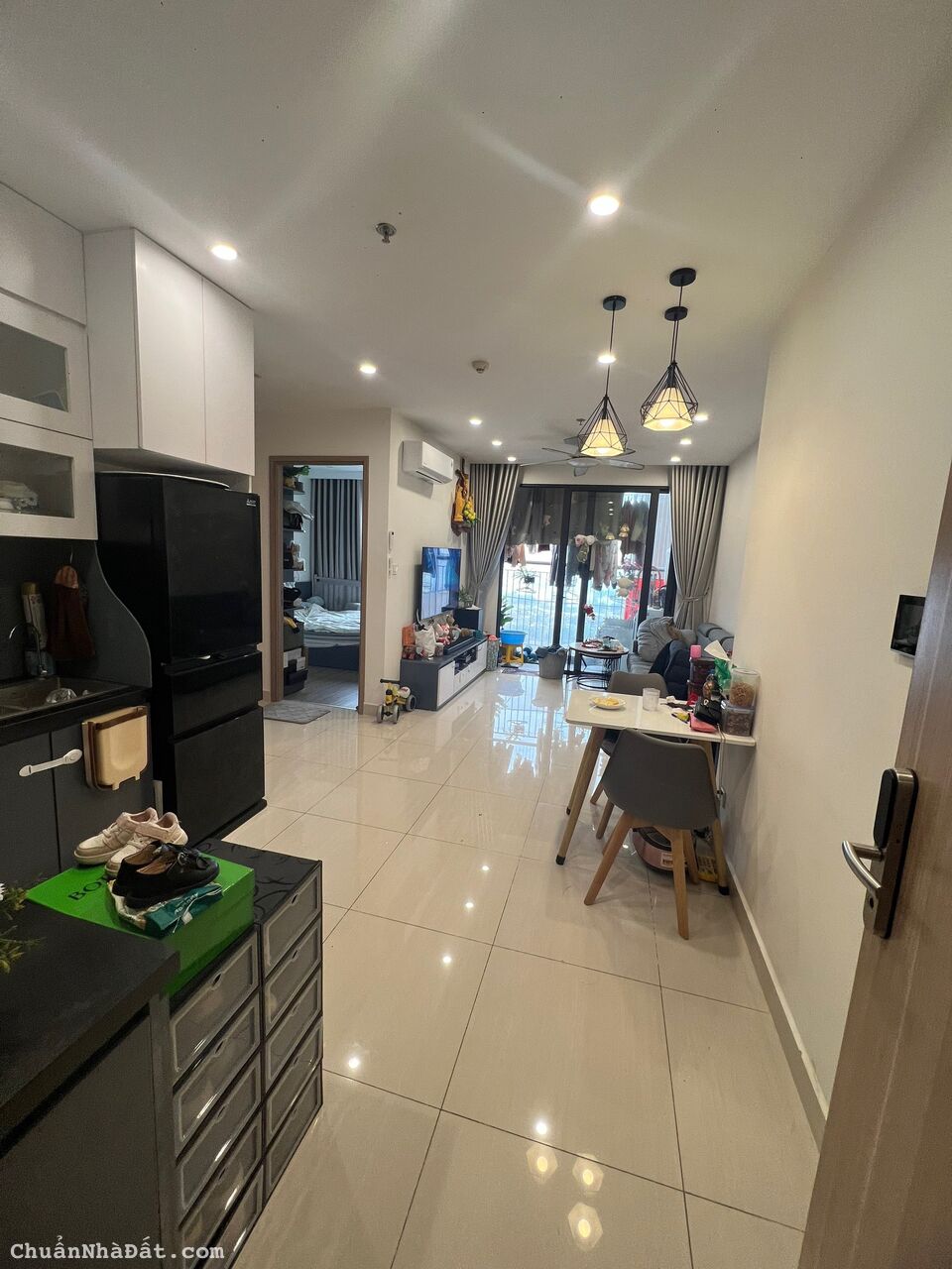 Cho thuê căn 2N nội thất xin sò chỉ 9.5tr/tháng tại Vinhomes Smart City