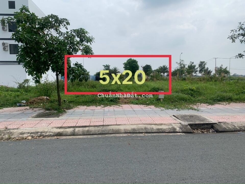 Vỡ nợ bán gấp nền shophouse The Sol City rẻ hơn cho, DT 100m2 , Đường 8 làn xe chạy.