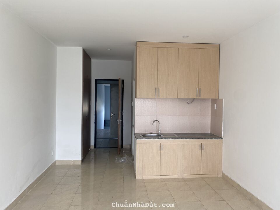 Bán căn hộ 30 m2 Diyas Sky Tân Bình giá 850 triệu, gần sân bay Tân Sơn nhất, dọn vào ở ngay, hỗ trợ